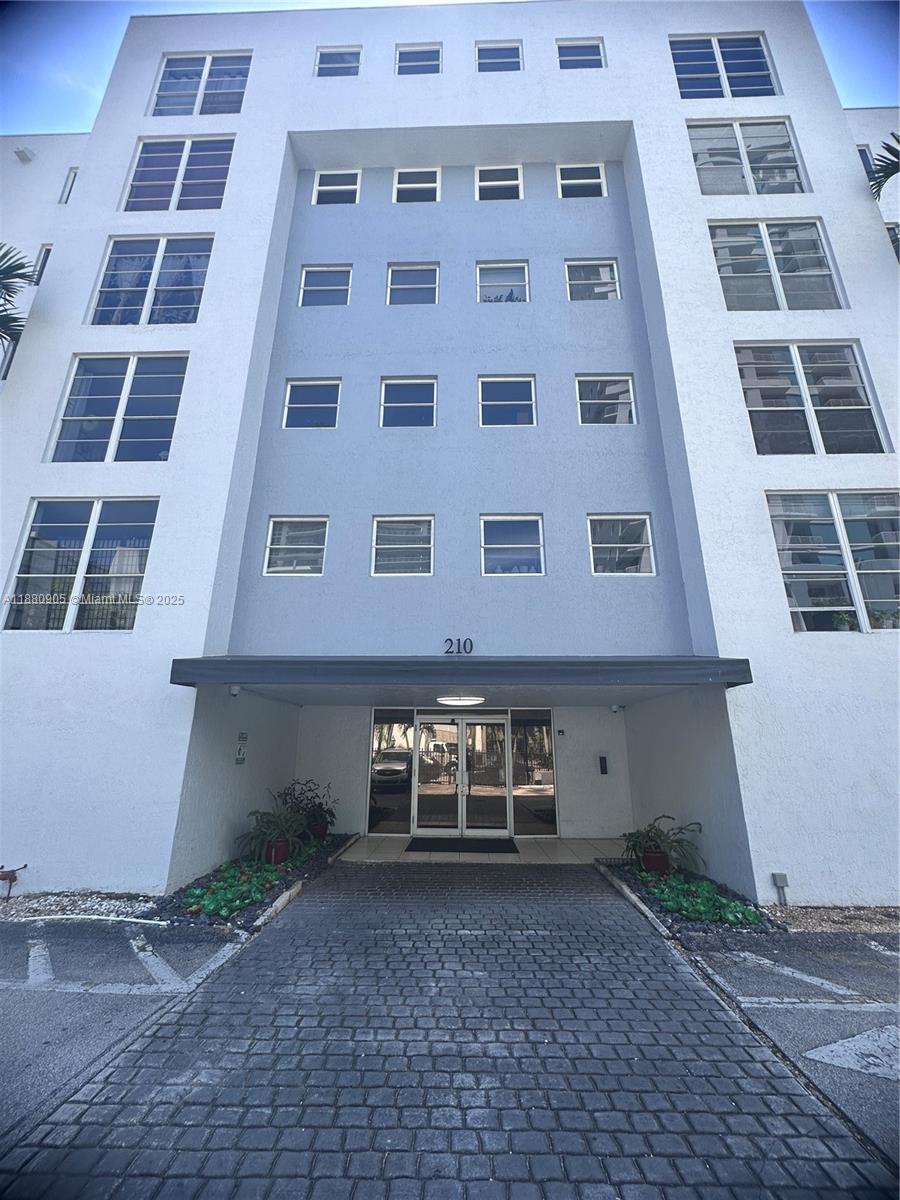 PALM GARDENS CONDO - Residential Lease