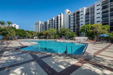 16909 N Bay Rd 305 Sunny Isles Beach FL 33160