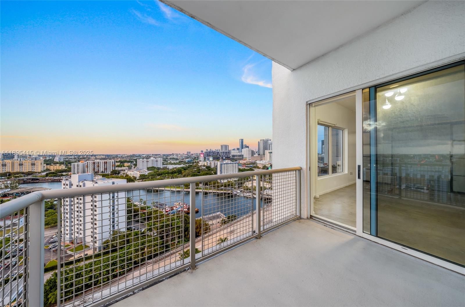 NEO CONDO - Residential