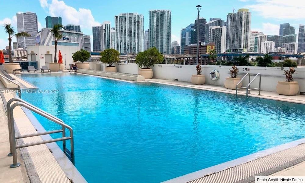 NEO CONDO - Residential