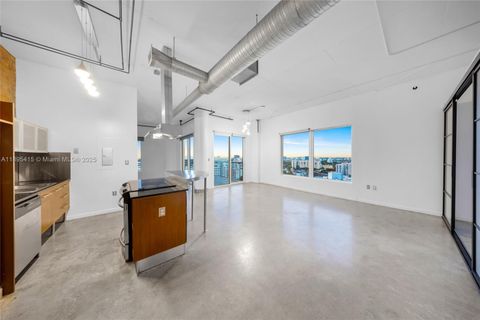 10 SW South River Dr PHI15 Miami FL 33130