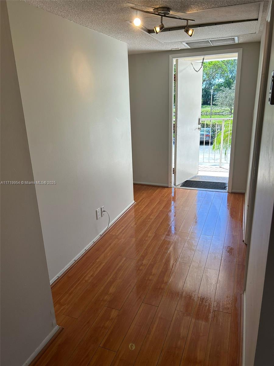 Photo 1 of 2851 S Palm Aire Dr 205, Pompano Beach, Florida, $1,700, Web #: 11719954