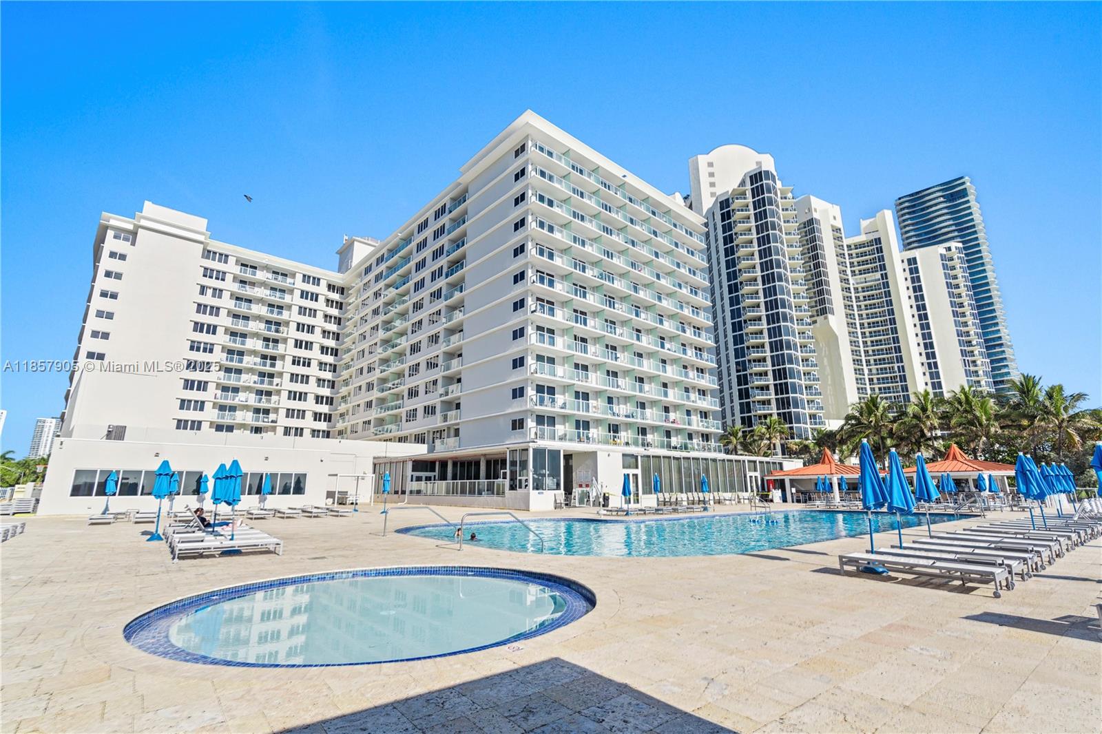 THE AVENTURA BEACH CLUB C - Residential