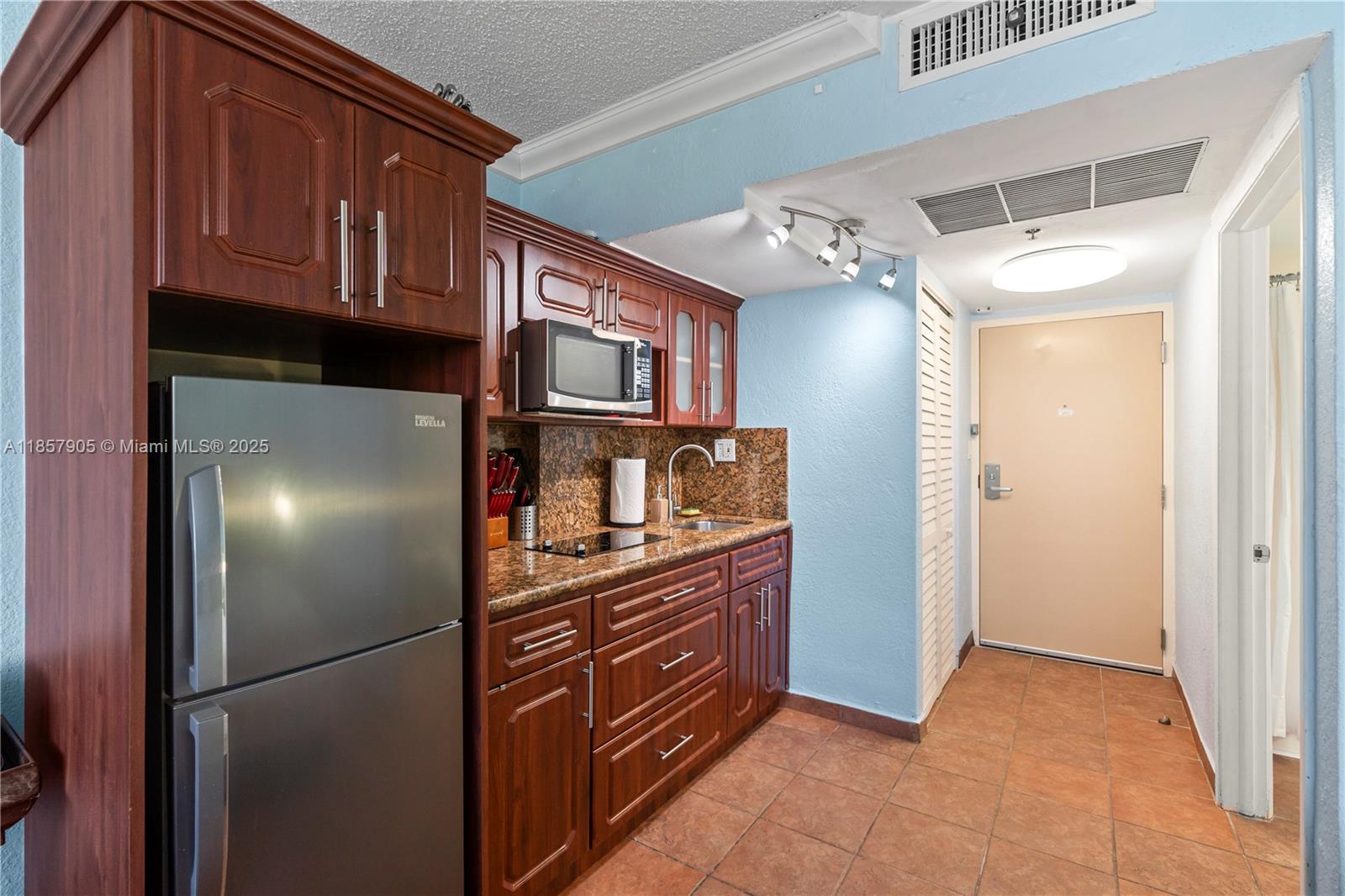 THE AVENTURA BEACH CLUB C - Residential