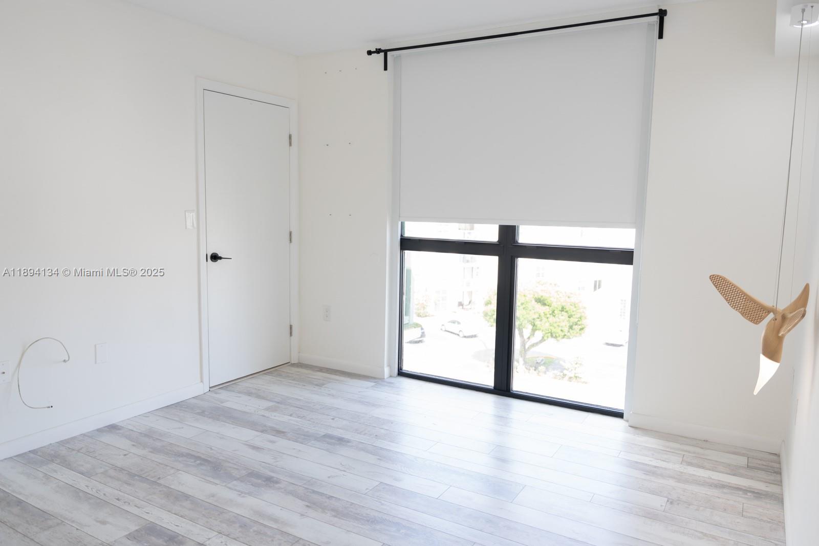 INTERNATIONAL TOWERS COND - Residential Lease