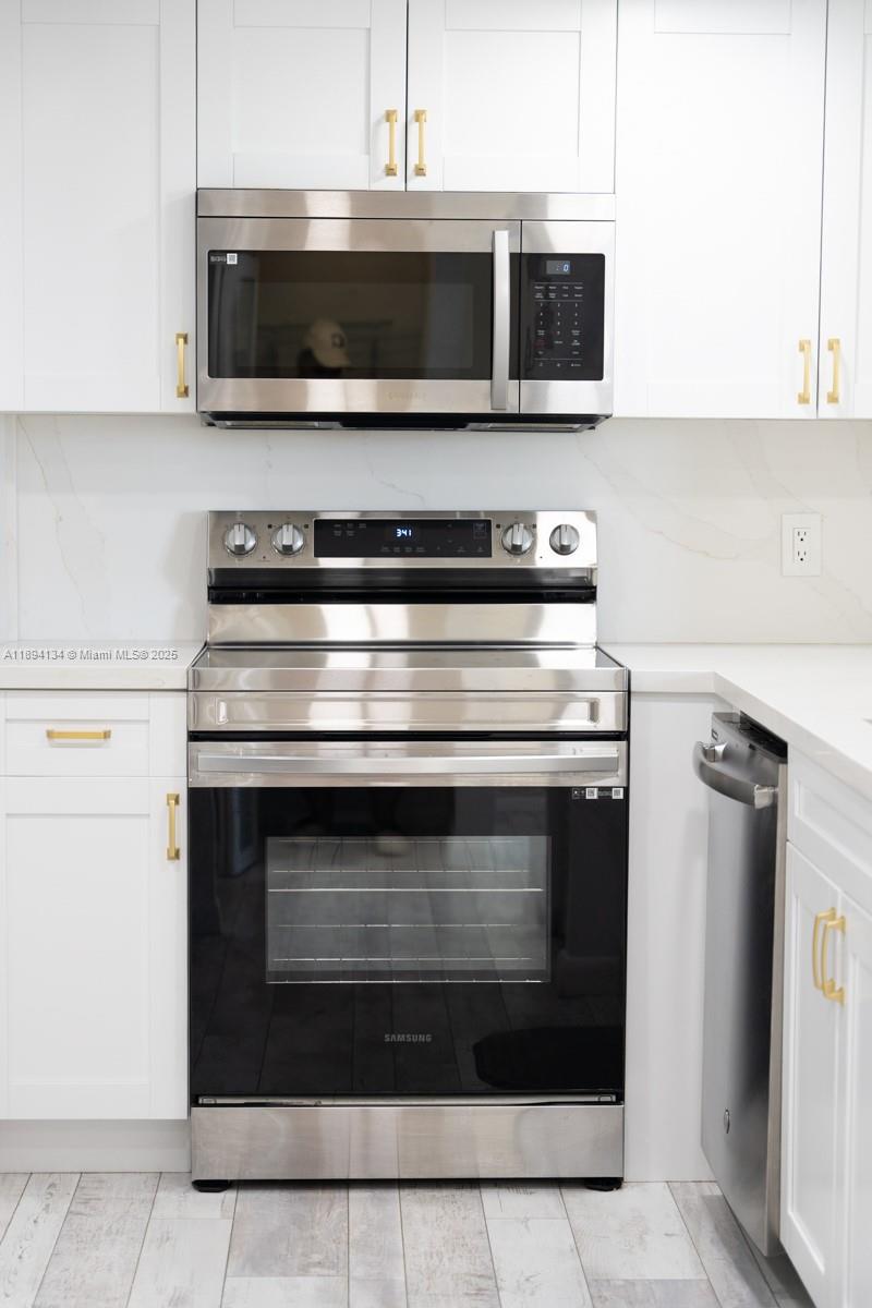 INTERNATIONAL TOWERS COND - Residential Lease
