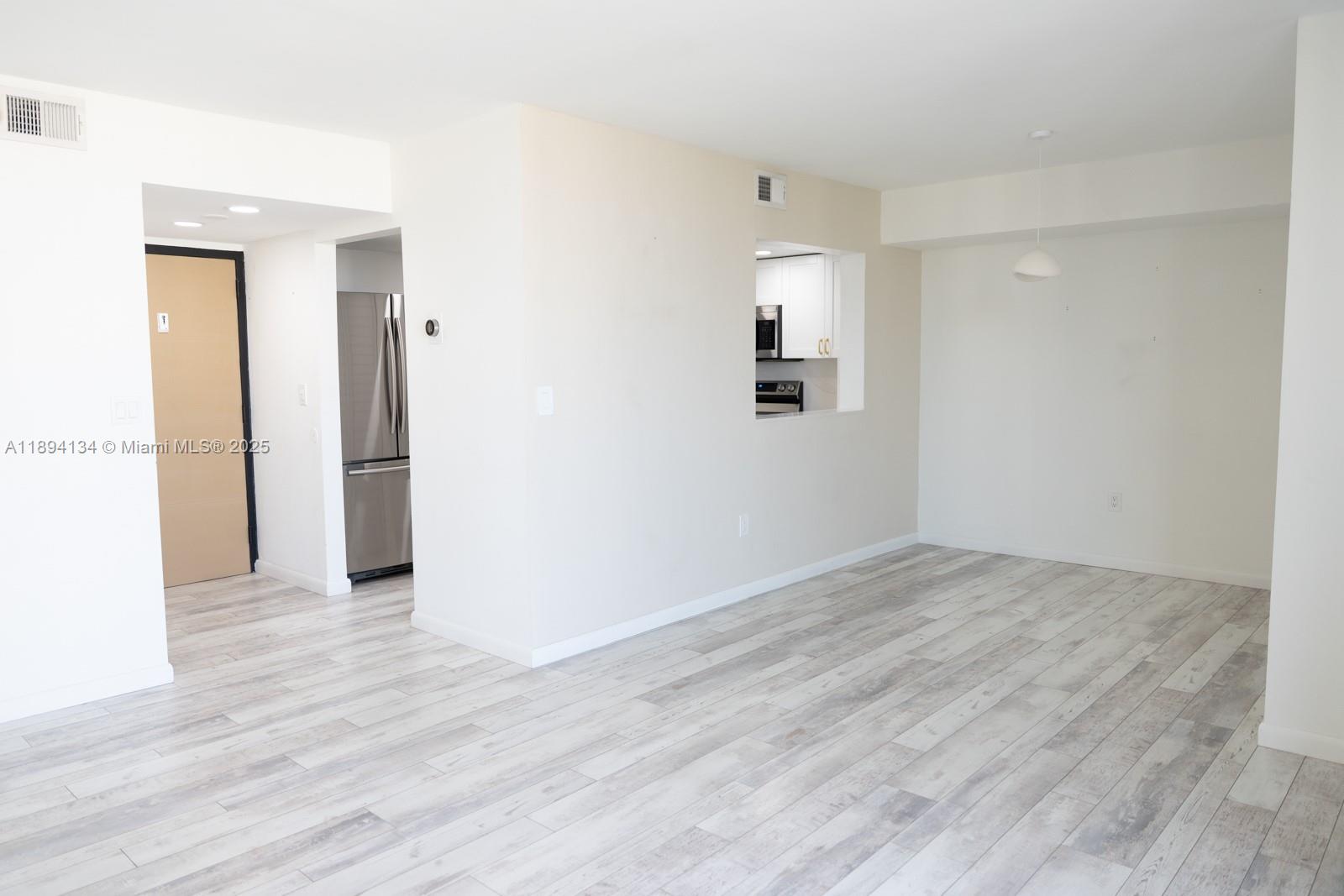 INTERNATIONAL TOWERS COND - Residential Lease