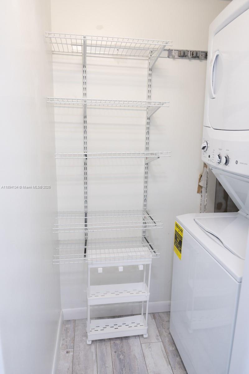 INTERNATIONAL TOWERS COND - Residential Lease
