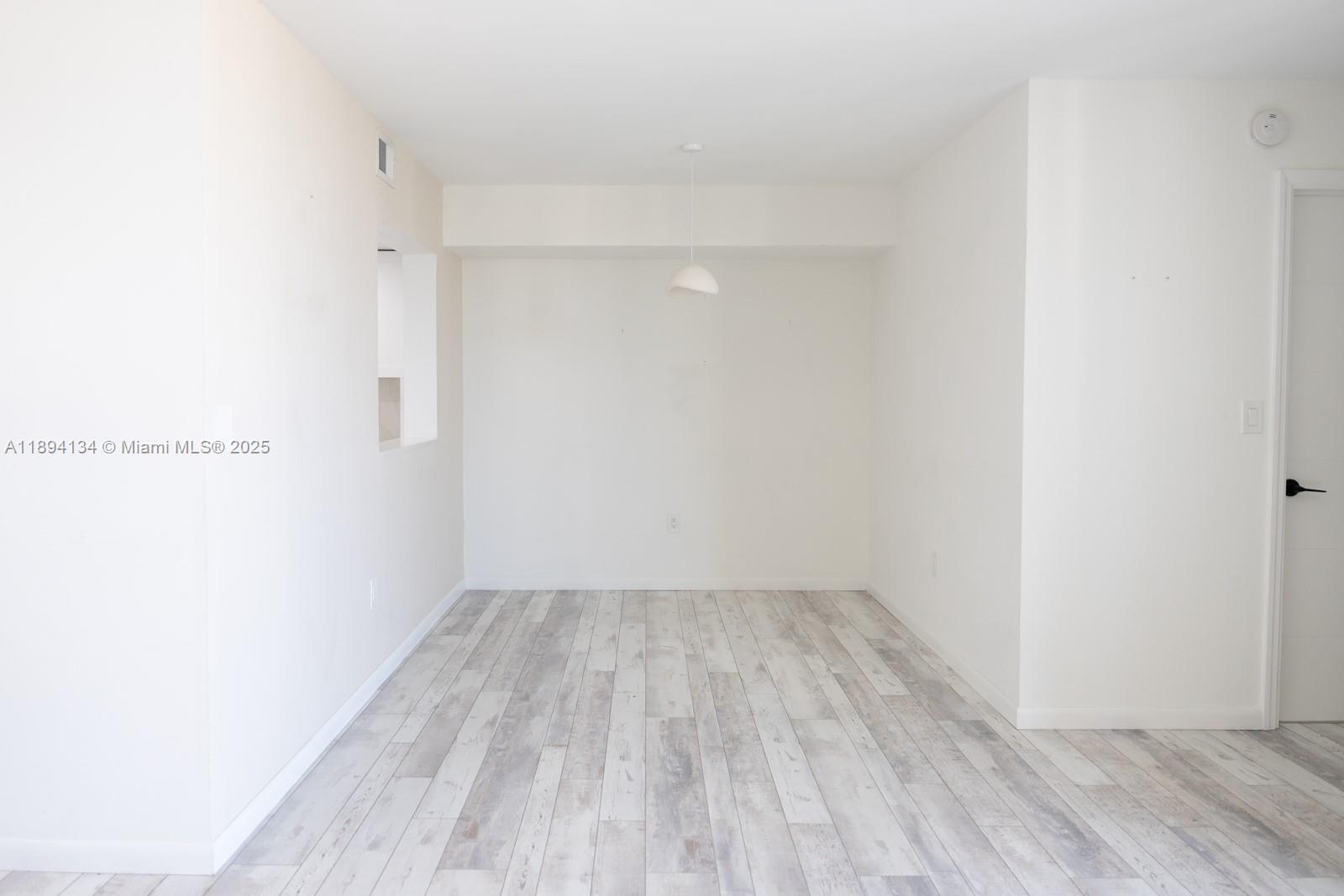 INTERNATIONAL TOWERS COND - Residential Lease