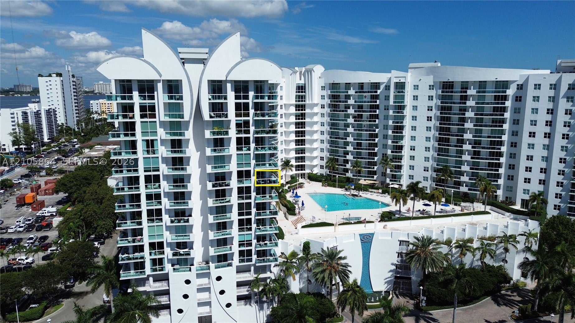 7900 Harbor Island Dr 925