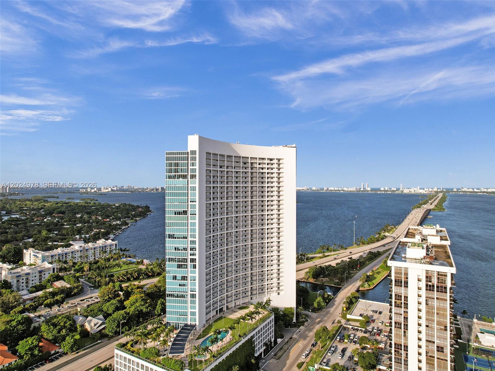 BLUE CONDO - Residential