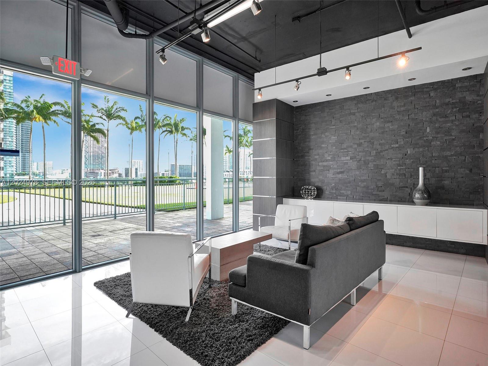BLUE CONDO - Residential