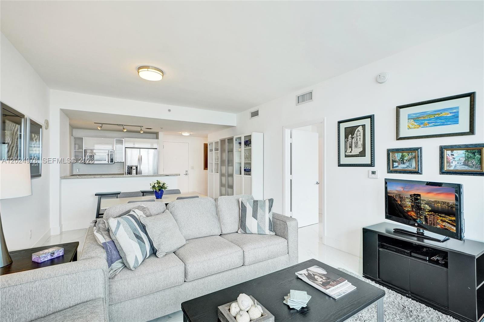 BLUE CONDO - Residential