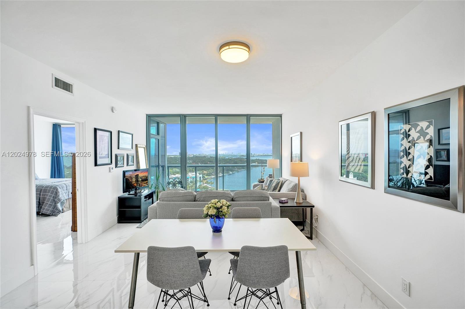BLUE CONDO - Residential