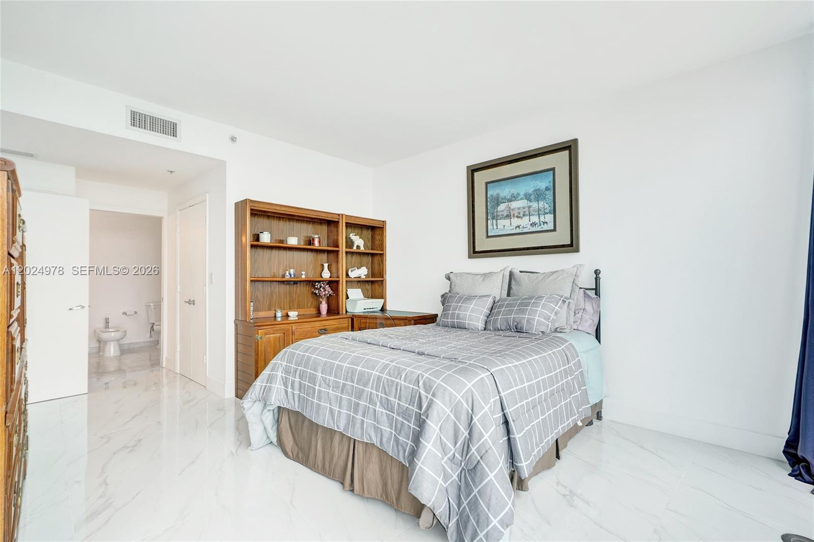 BLUE CONDO - Residential