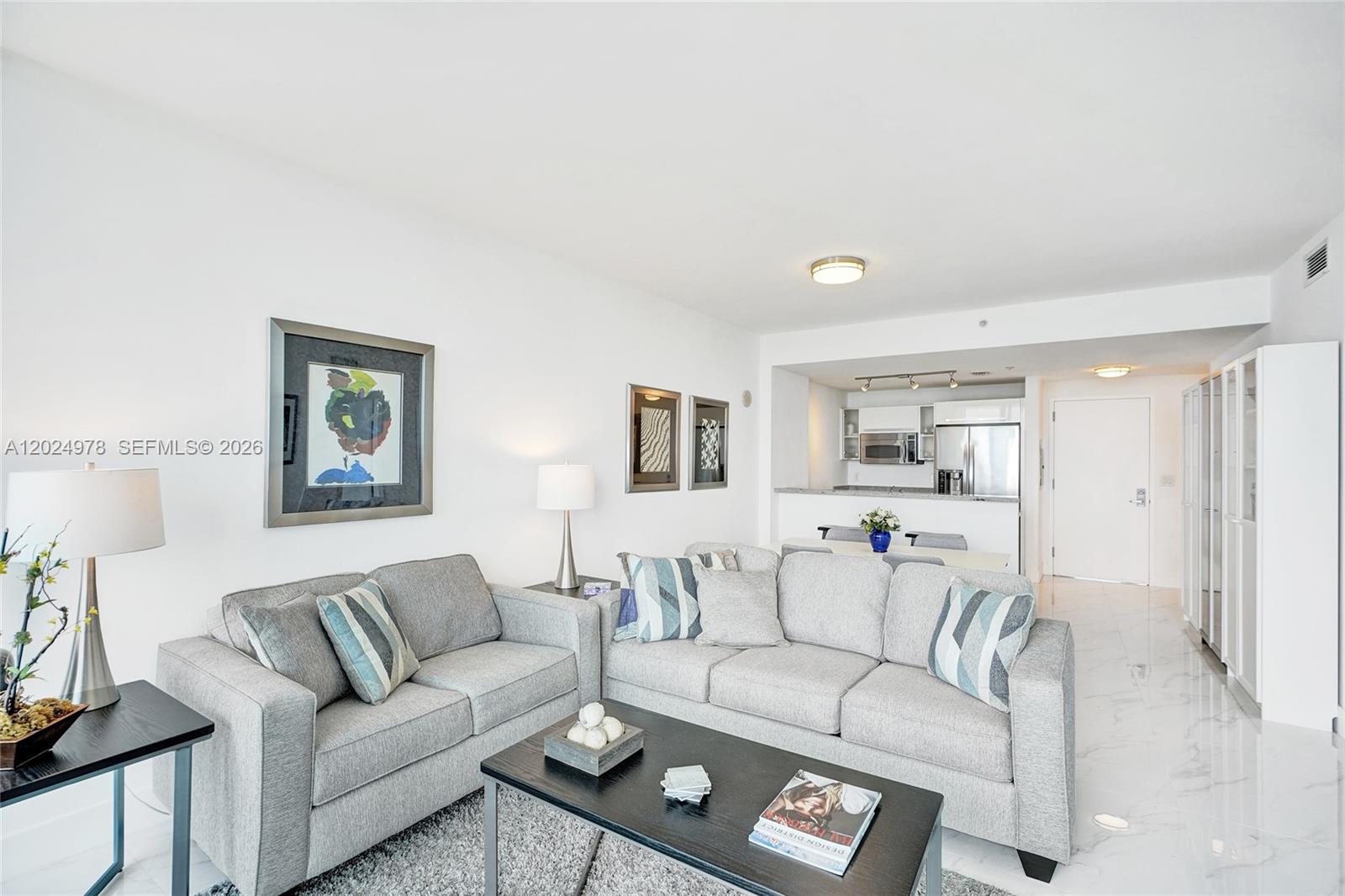 BLUE CONDO - Residential