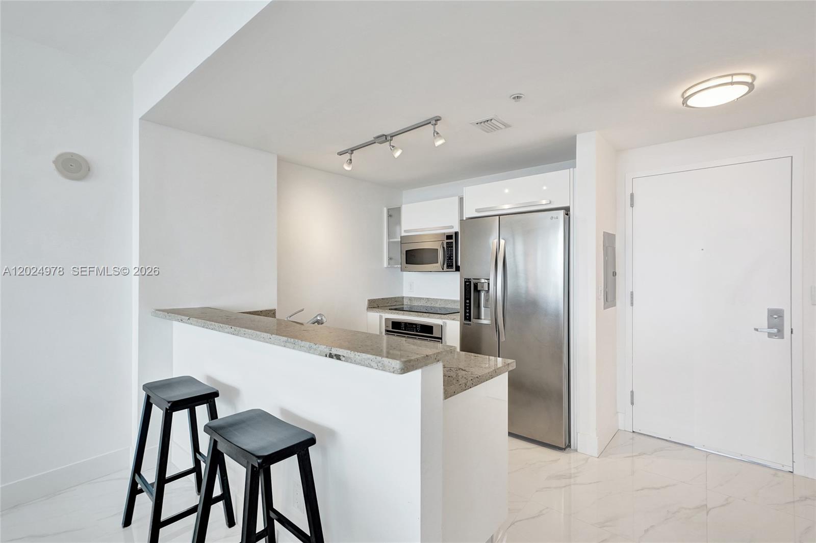 BLUE CONDO - Residential