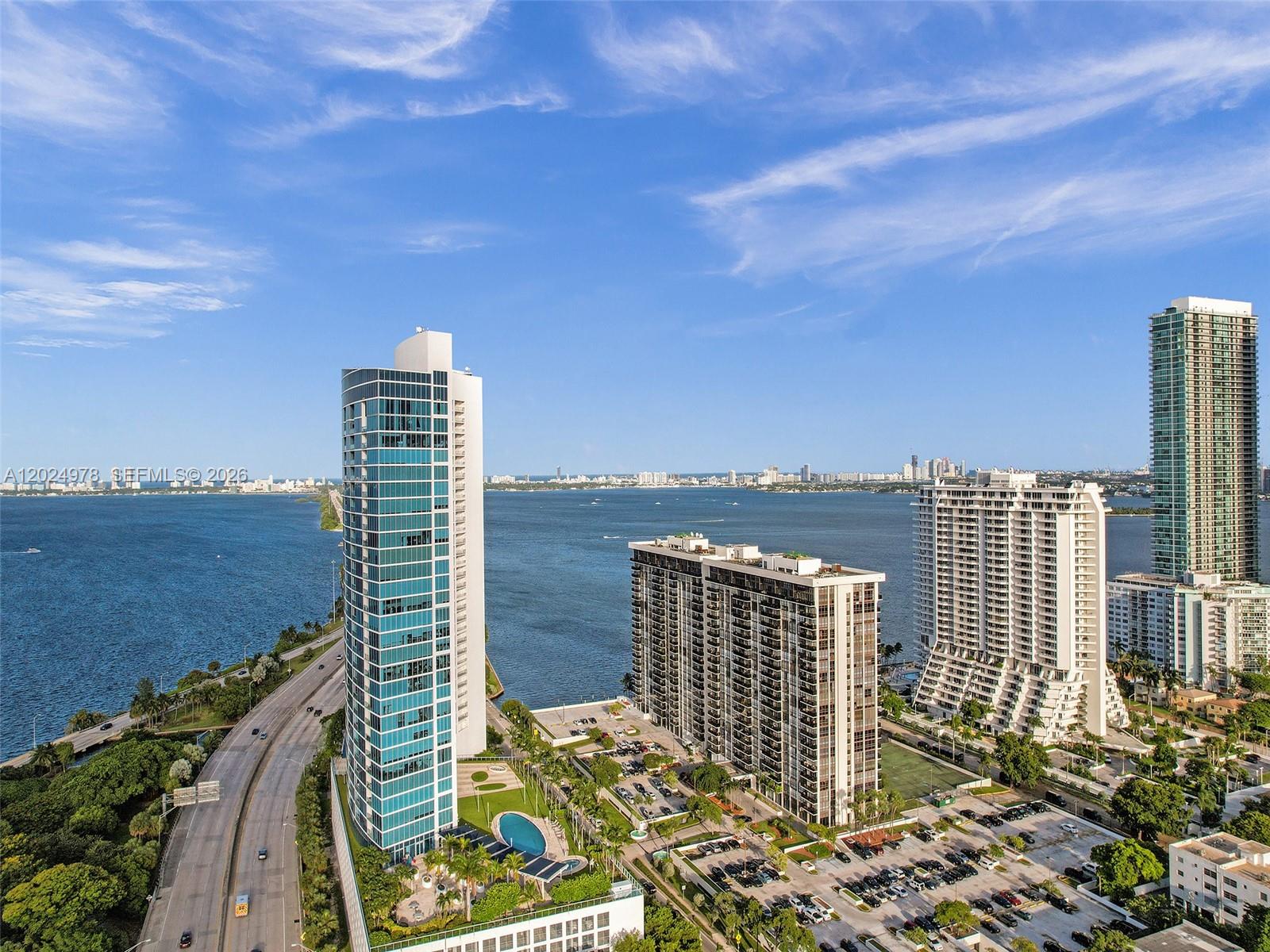 BLUE CONDO - Residential