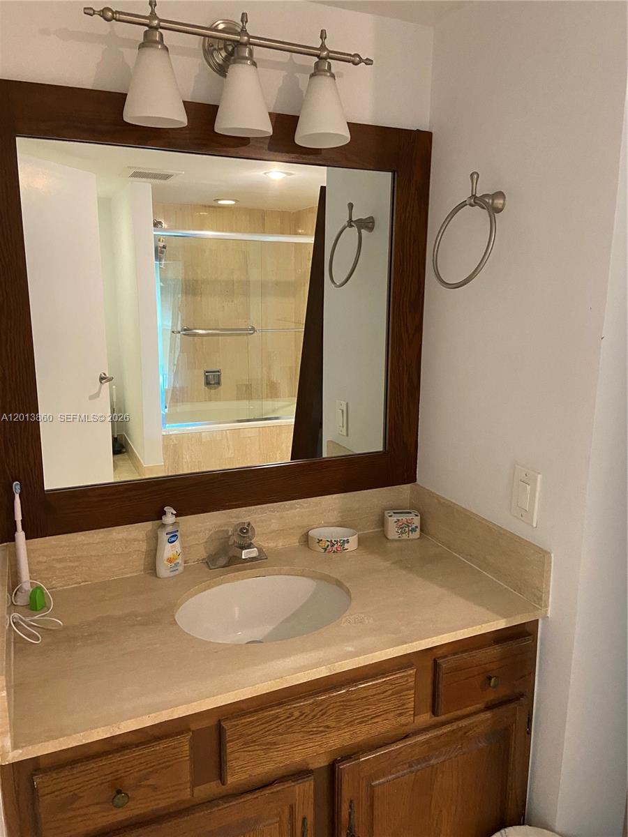 HAMPTON BEACH CLUB CONDO - Residential Lease