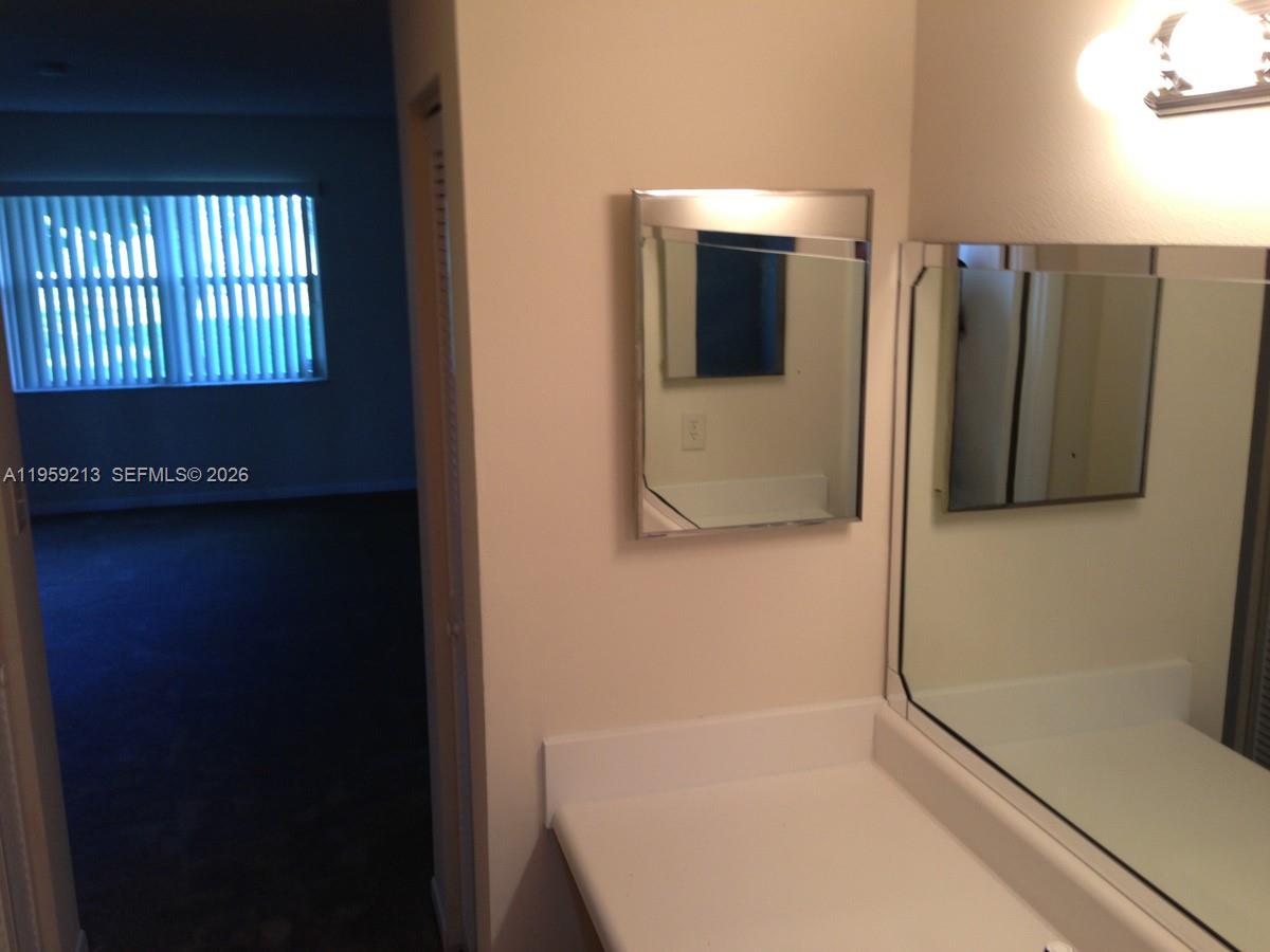 INVERRARY COUNTRY CLUB - Residential Lease