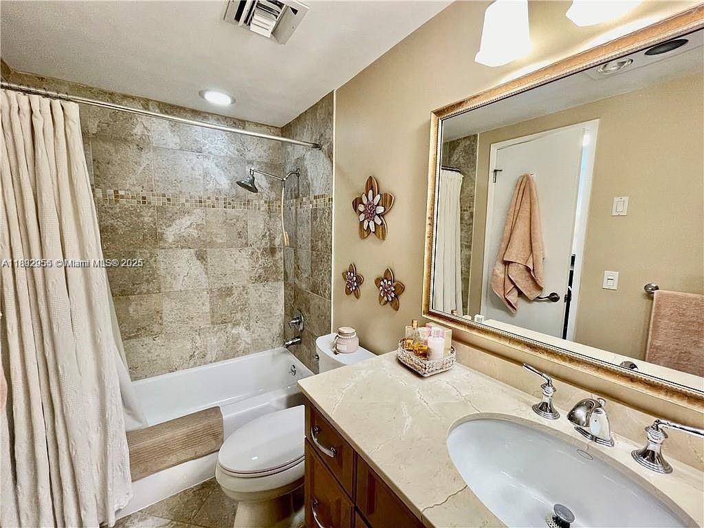 HILLCREST NO 21 CONDO - Residential