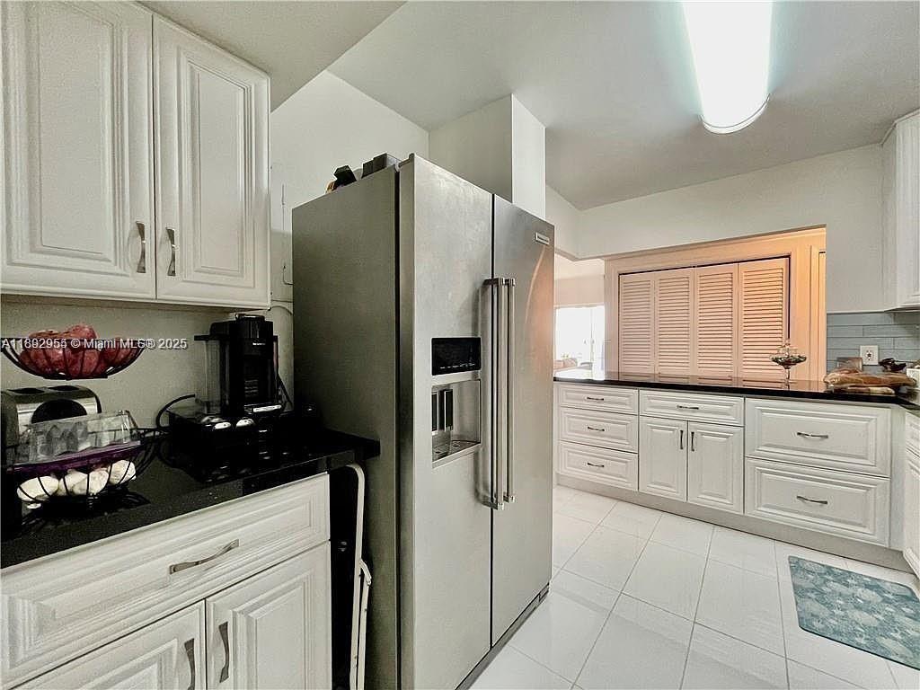 HILLCREST NO 21 CONDO - Residential
