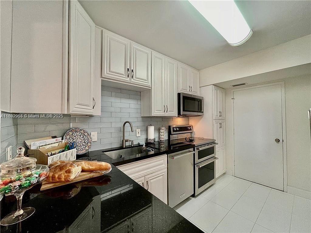HILLCREST NO 21 CONDO - Residential