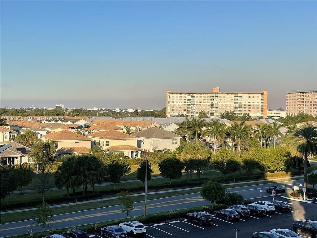 HILLCREST NO 21 CONDO - Residential
