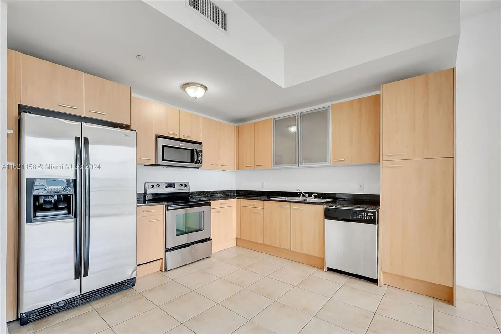 Miami, Florida 33136, United States, 1 Bedroom Bedrooms, ,1 BathroomBathrooms,Residential,Pending,52728