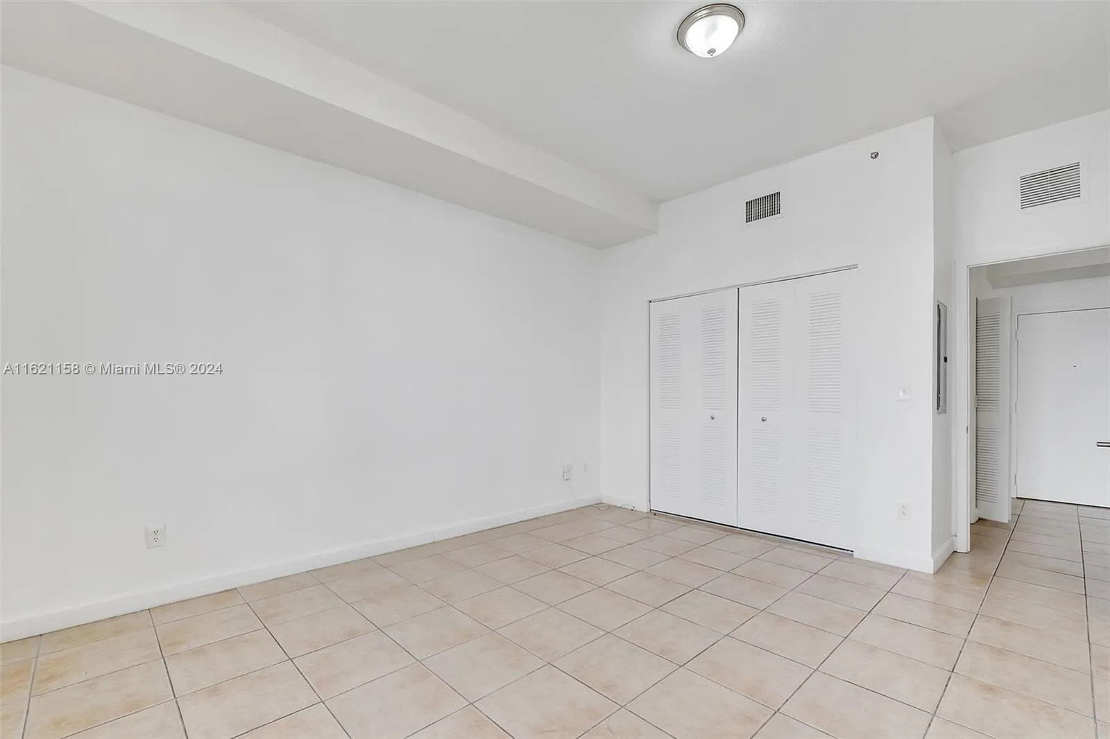 Miami, Florida 33136, United States, 1 Bedroom Bedrooms, ,1 BathroomBathrooms,Residential,Pending,52728