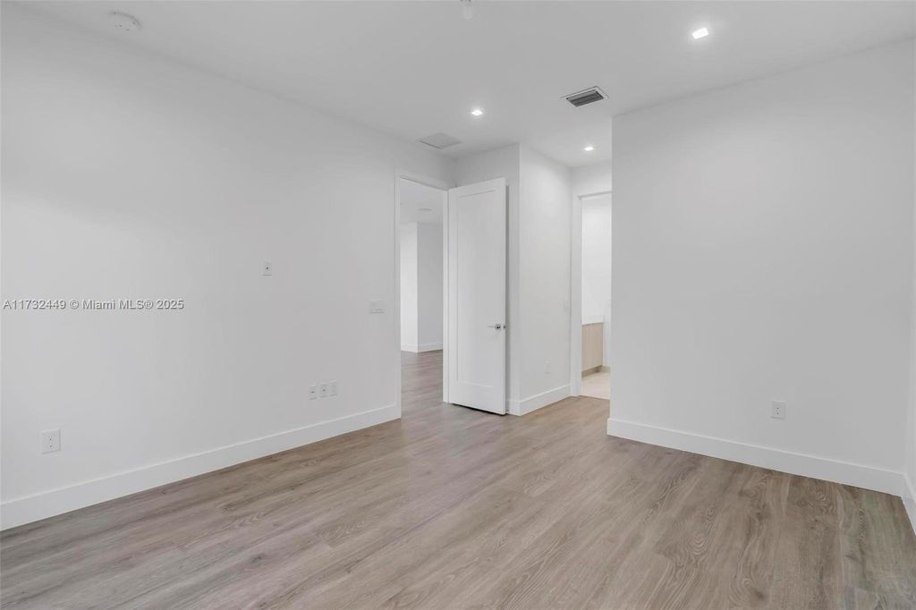 listing image 50