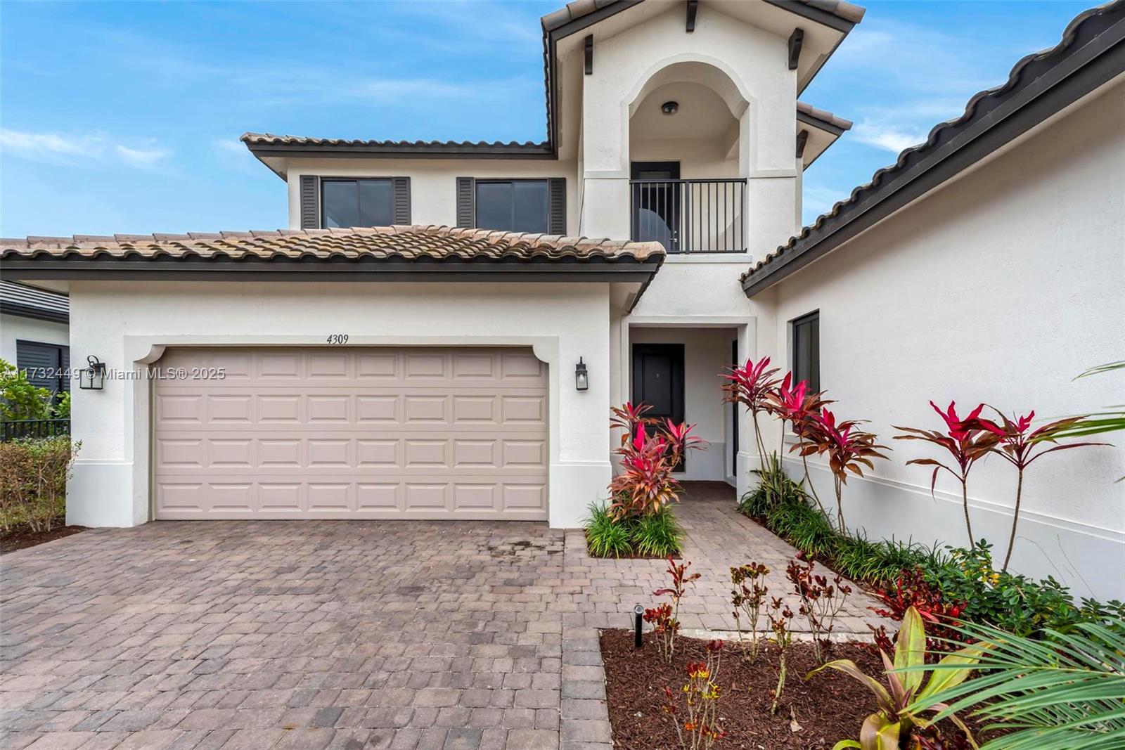 4309 SW 176th Ave