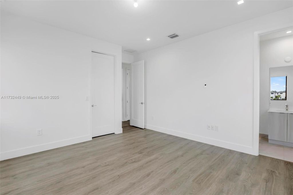 listing image 59