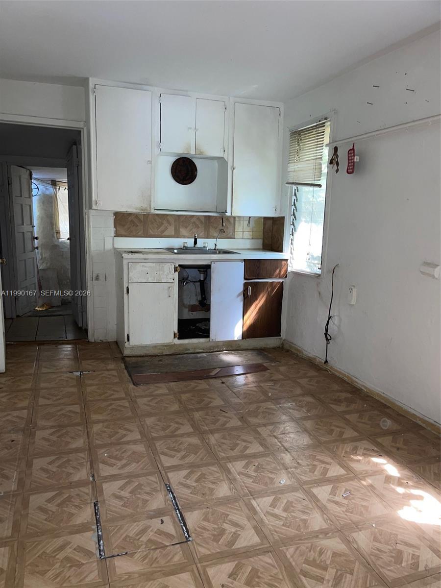 HIGH SCHOOL PK TRACK - Land