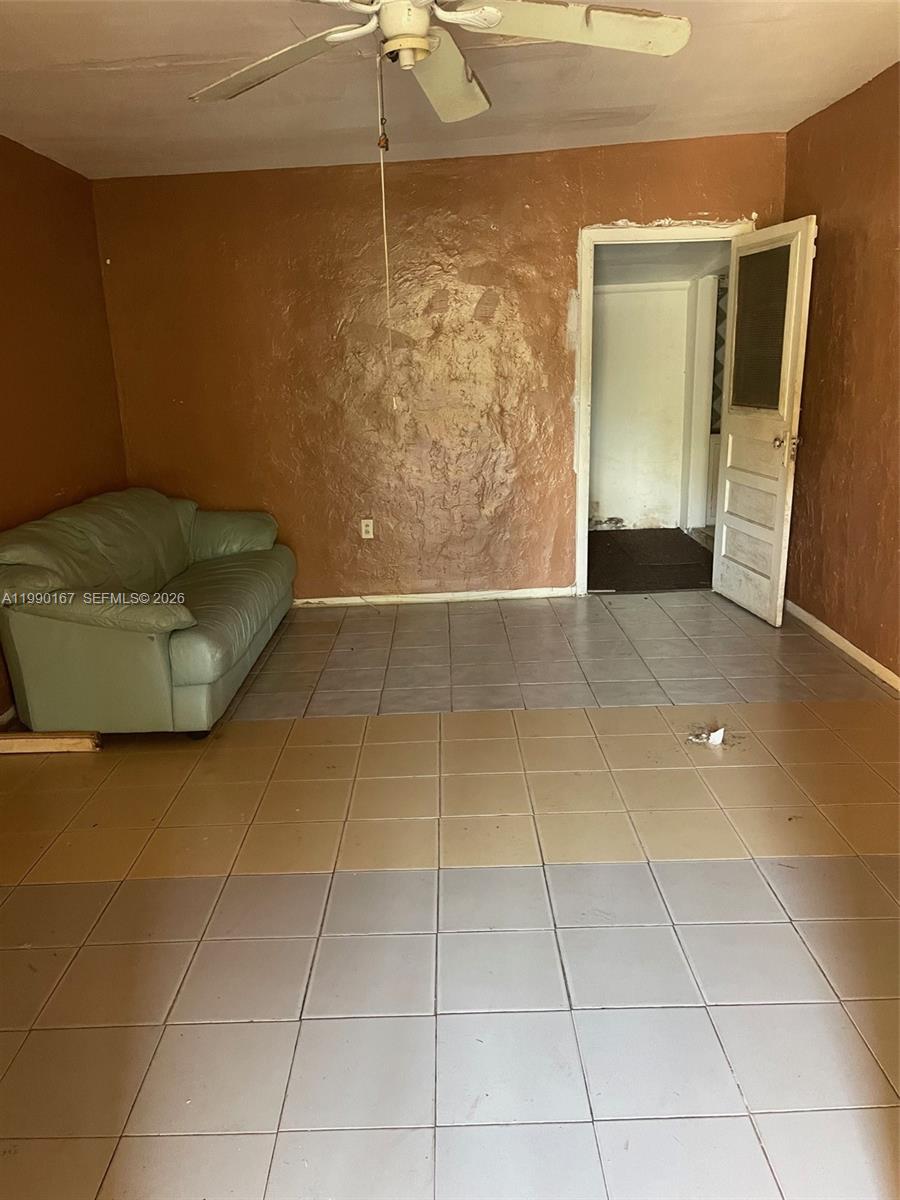 HIGH SCHOOL PK TRACK - Land