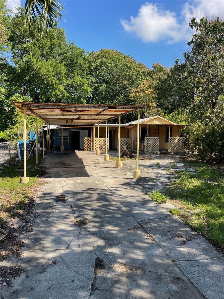 HIGH SCHOOL PK TRACK - Land