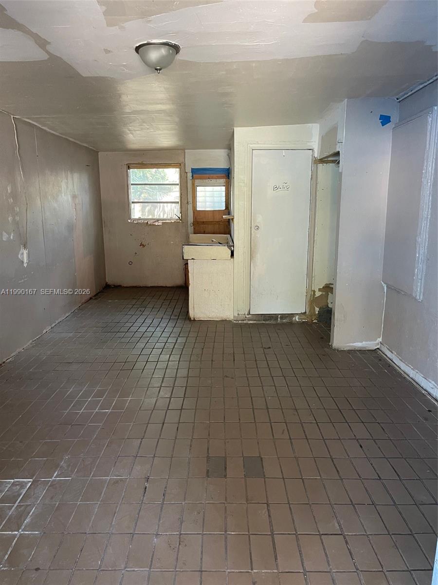 HIGH SCHOOL PK TRACK - Land