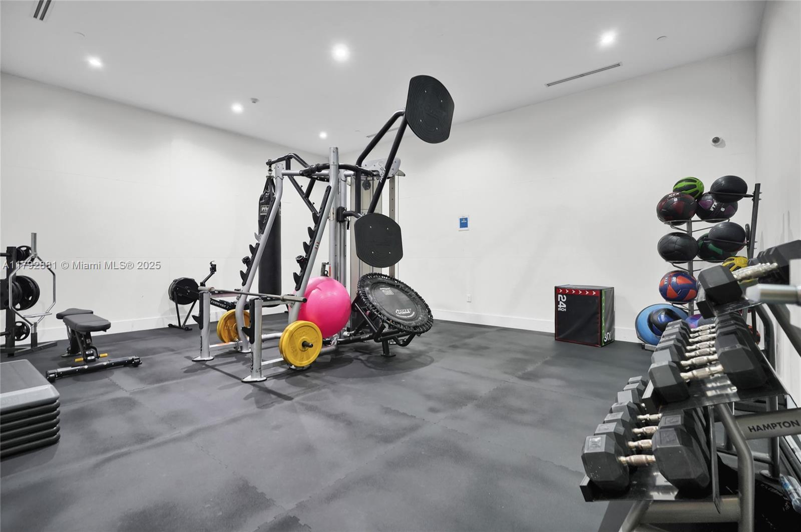 COURTS BRICKELL KEY CONDO - Residential Lease
