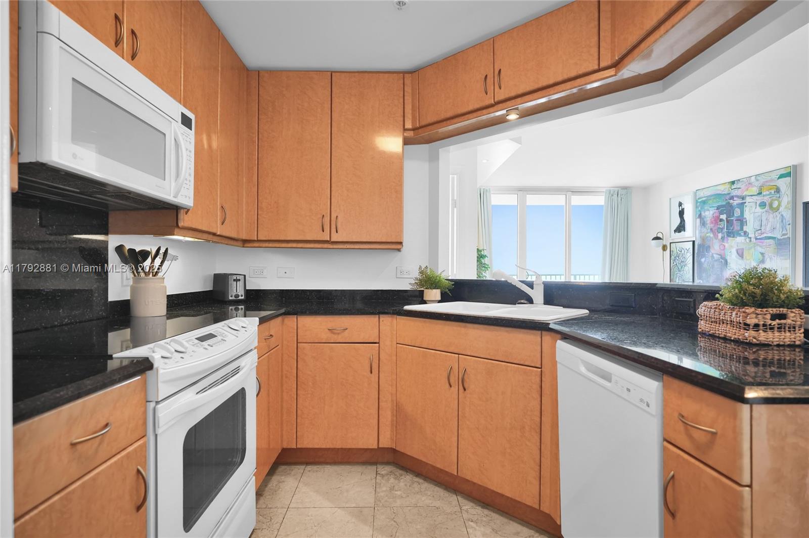 COURTS BRICKELL KEY CONDO - Residential Lease