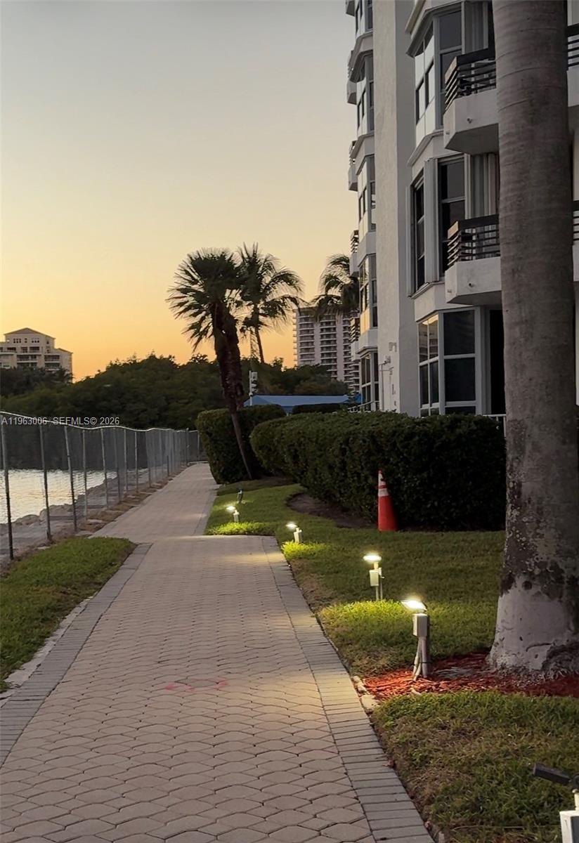 MYSTIC POINTE TOWER 500 C - Residential