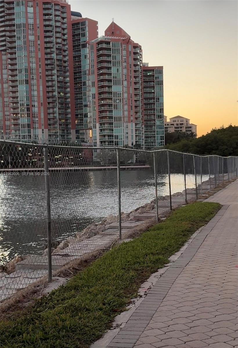 MYSTIC POINTE TOWER 500 C - Residential