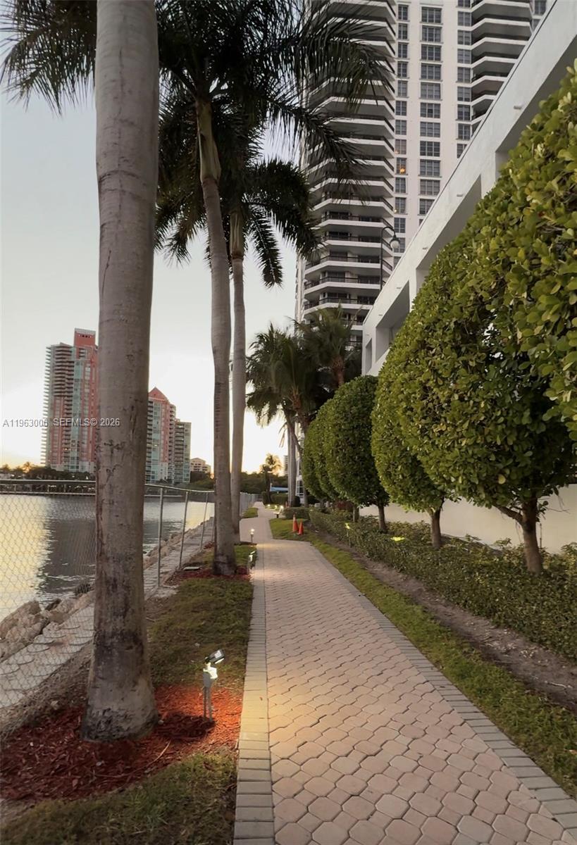 MYSTIC POINTE TOWER 500 C - Residential