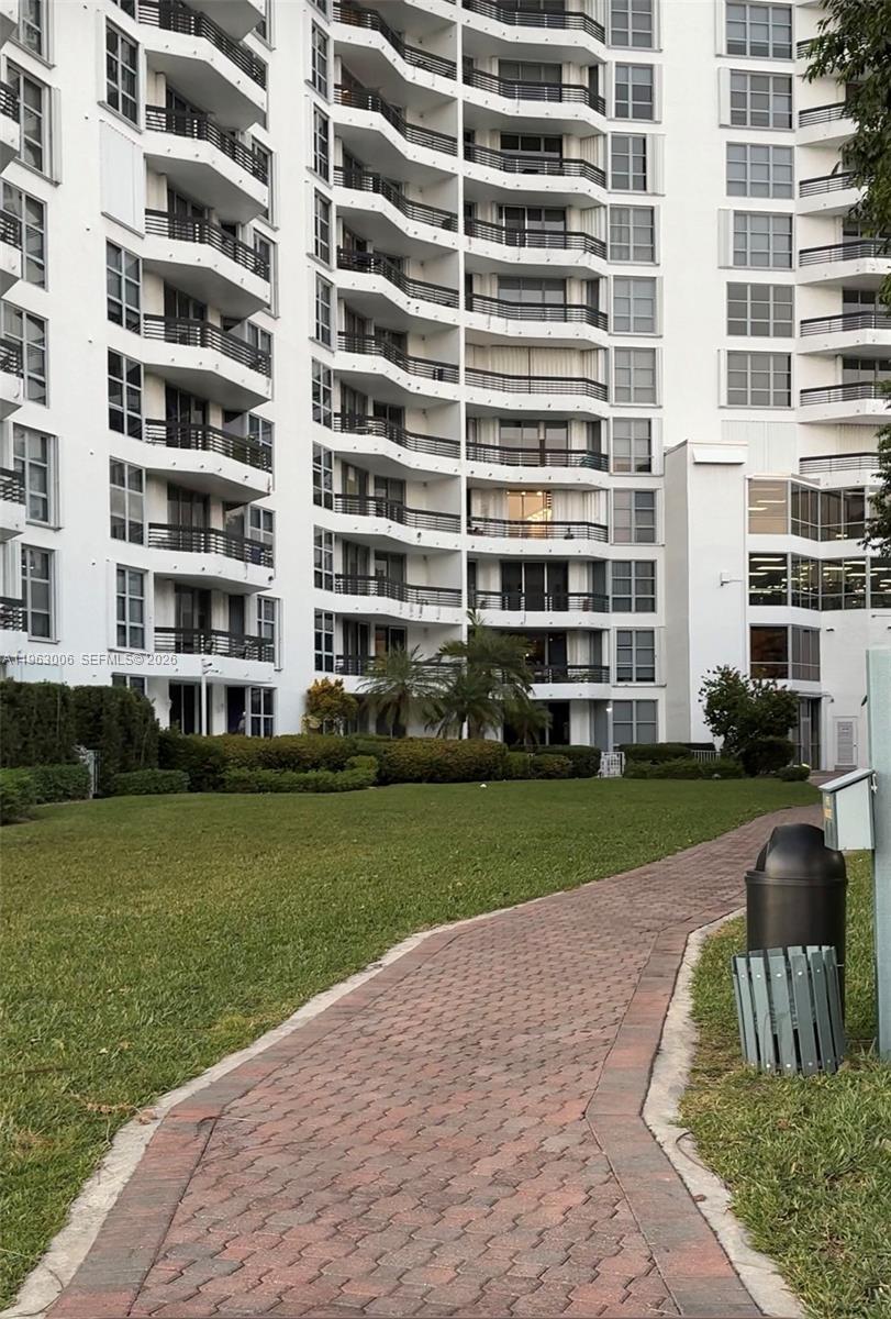 MYSTIC POINTE TOWER 500 C - Residential