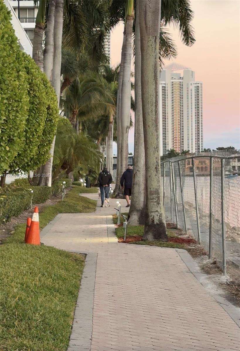 MYSTIC POINTE TOWER 500 C - Residential