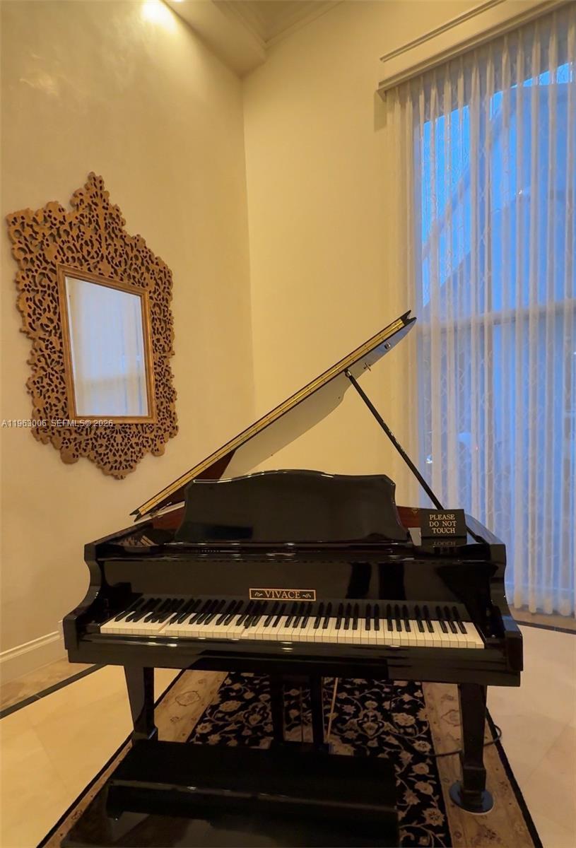 MYSTIC POINTE TOWER 500 C - Residential