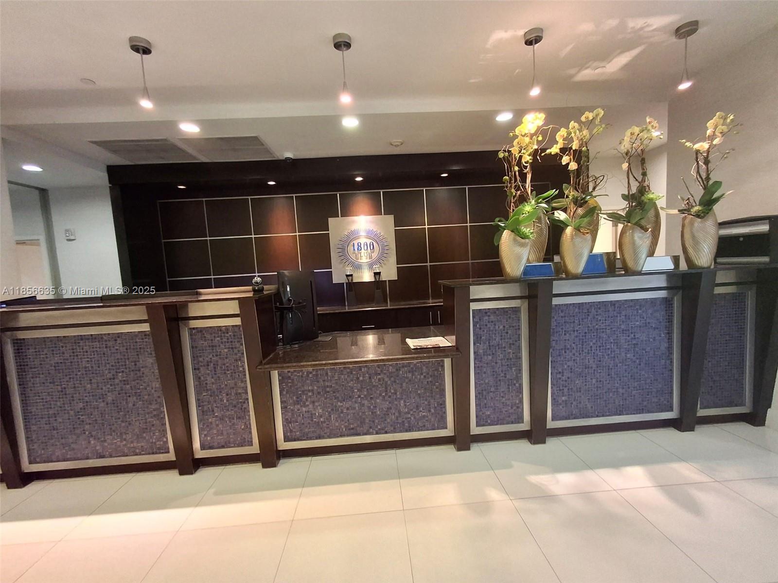 1800 N Bayshore Dr 3908