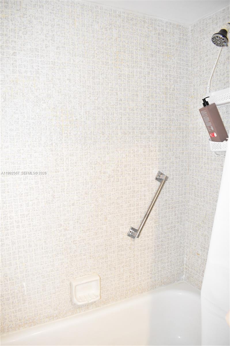 SUNRISE LAKES 86 CONDO - Residential