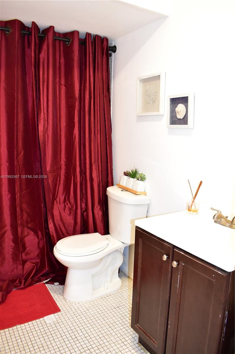 SUNRISE LAKES 86 CONDO - Residential