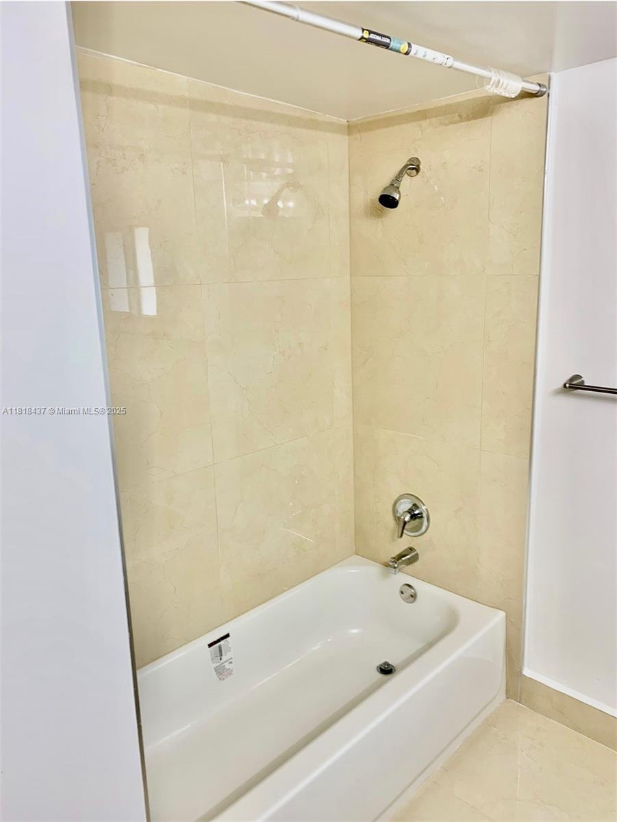 8260 SW 27th Ter 0