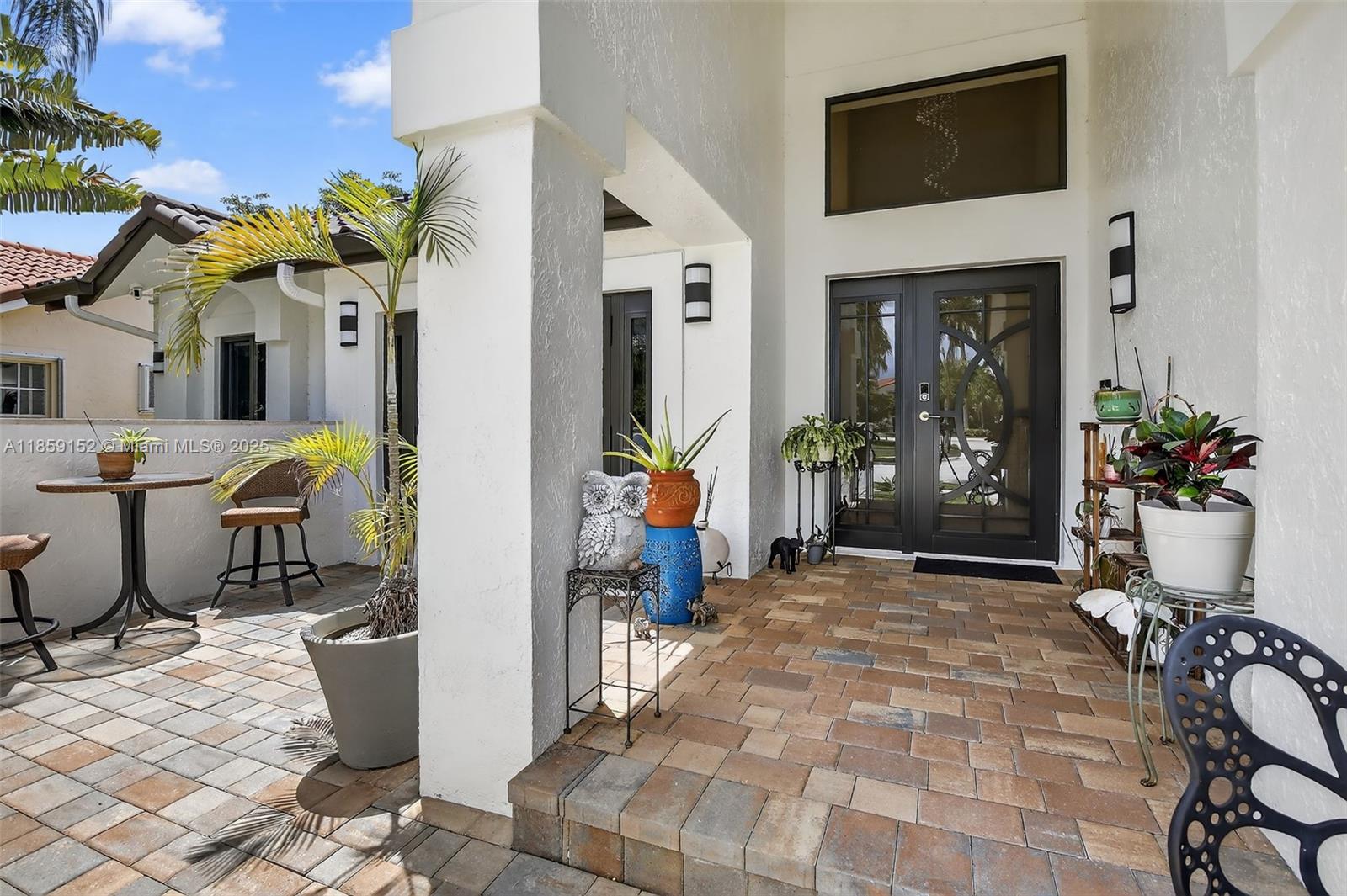 1154 Laguna Springs Dr